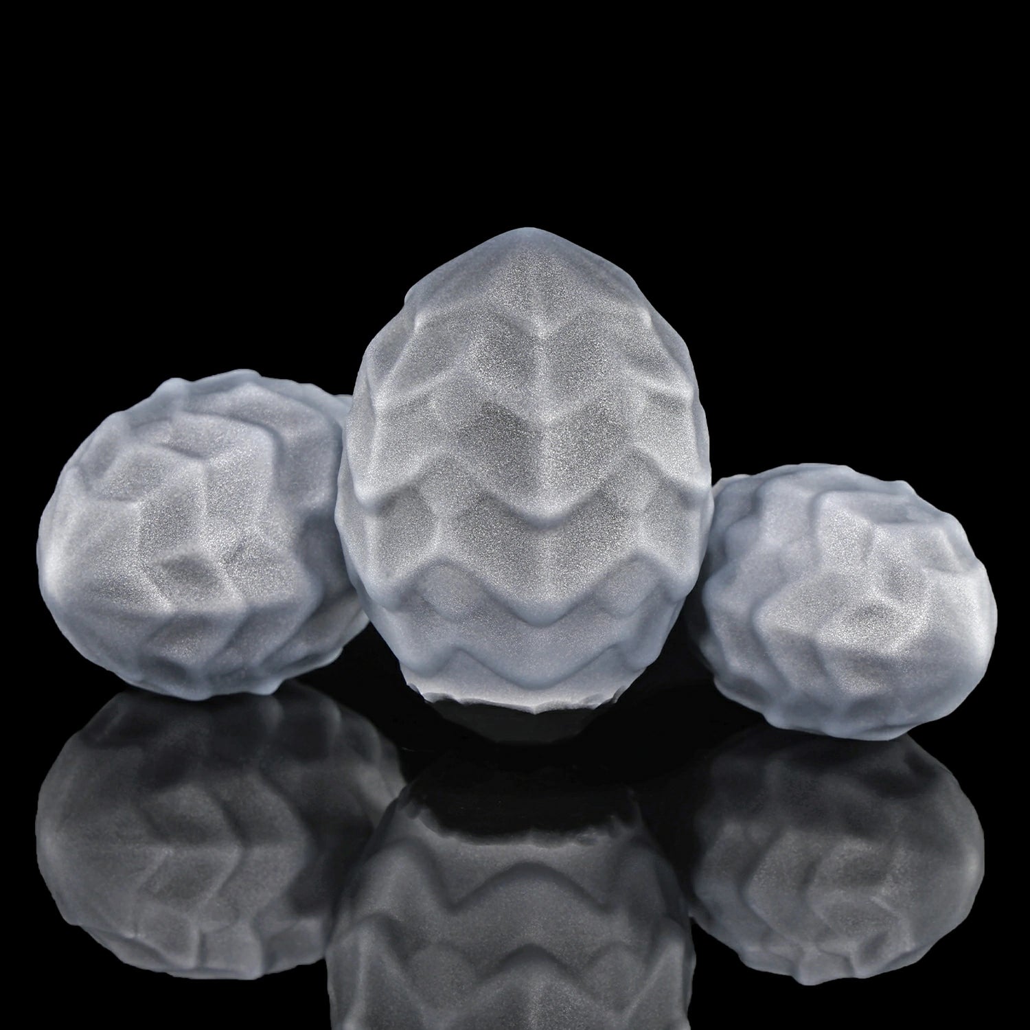  Faceted LoXeno oviposition eggs loaded into the hollow shaft base.